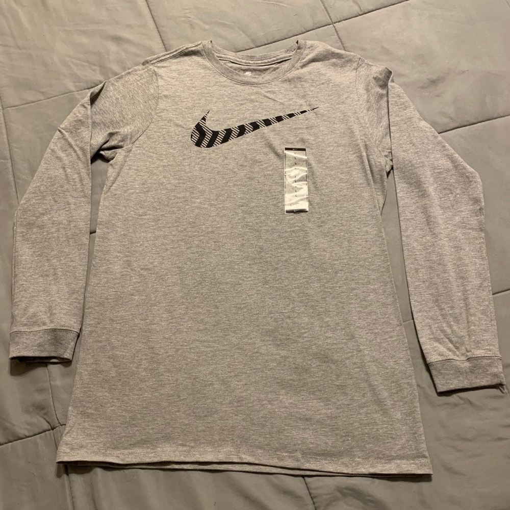 Nike Sportswear Long-Sleeve T-Shirt